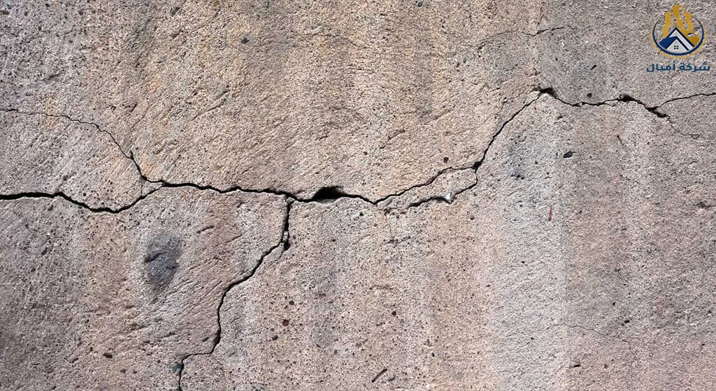 تشققات السقف من الداخل